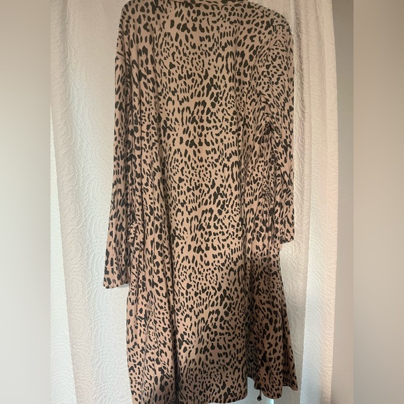 Cheetah robe - Picture 2 of 4